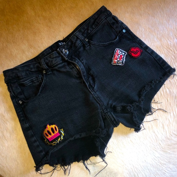 Hype Pants - - Sale! 2/$20 Hype M Retro lips & crown appliqué black denim shorts sz 9